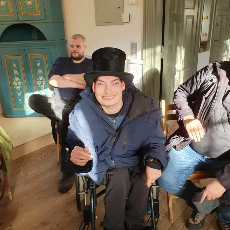 Stiligt med hög hatt!